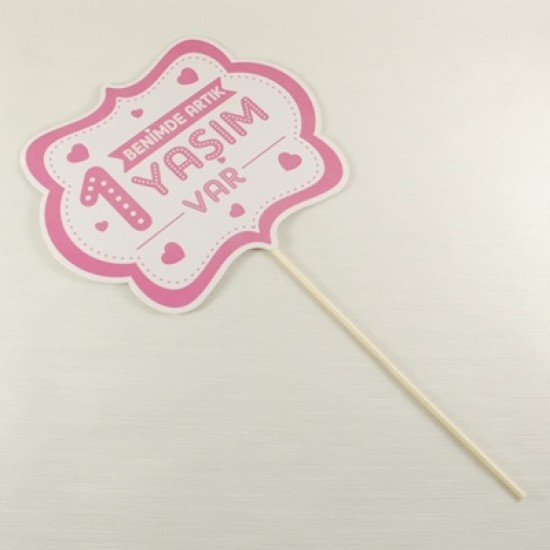 Benimde Artık 1 Yaşım Var Pembe Kalpli Konuşma Balonu