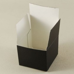 Siyah Kendinden Kapaklı Karton Kutu