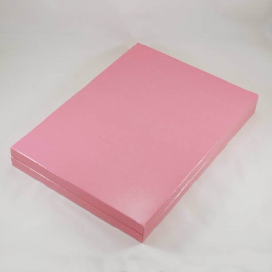 24 Bölmeli Madlen Çikolata Kutusu Pembe Renkli