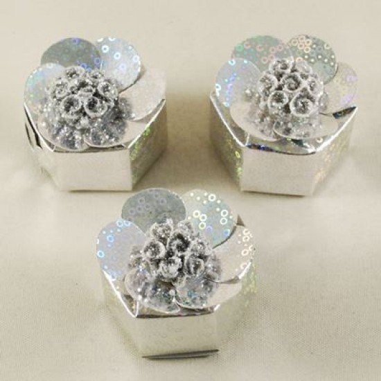 Üzeri Simli Çiçekli Altıgen Figürlü Gümüş Renk Kına Paketi 50 Adet