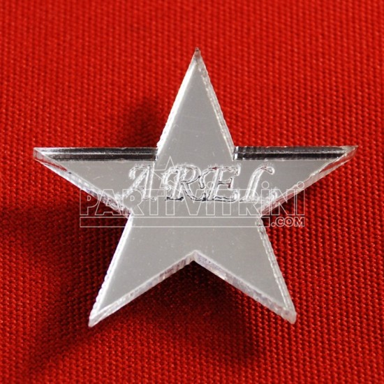 Yıldız Şeklinde İsim Yazılan Pleksi Ayna