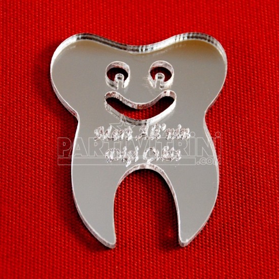 Diş Şeklinde İsim Yazılan Pleksi Ayna