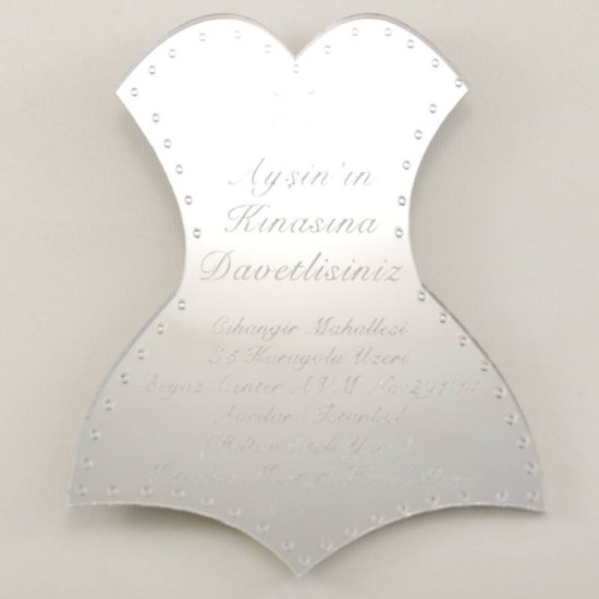 Gelinlik Şeklinde İsim Yazılan Pleksi Ayna