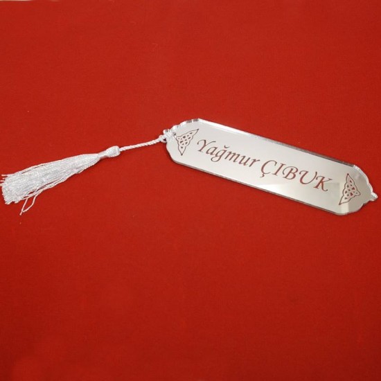 İsim Desenli Ve Püsküllü Kitap Ayracı Pleksi Ayna