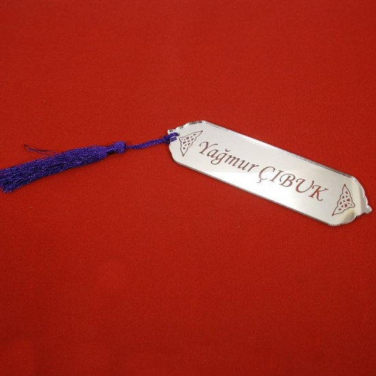 İsim Desenli Ve Püsküllü Kitap Ayracı Pleksi Ayna