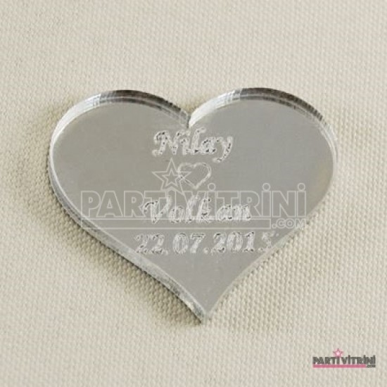 Kalp Şeklinde İsim Yazılan Pleksi Ayna