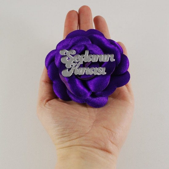 Kına Güllü Ve Üzerine İsim Yazılan Pleksi Ayna