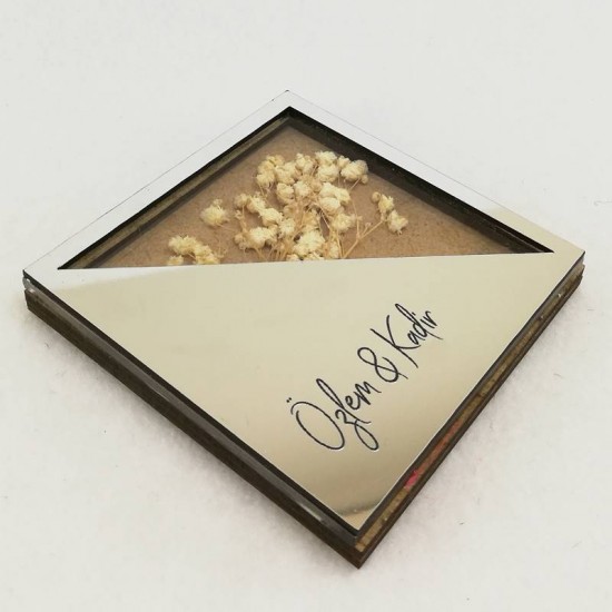 Pleksi Ayna Kare İçi Kuru Çiçekli Nikah Şekeri