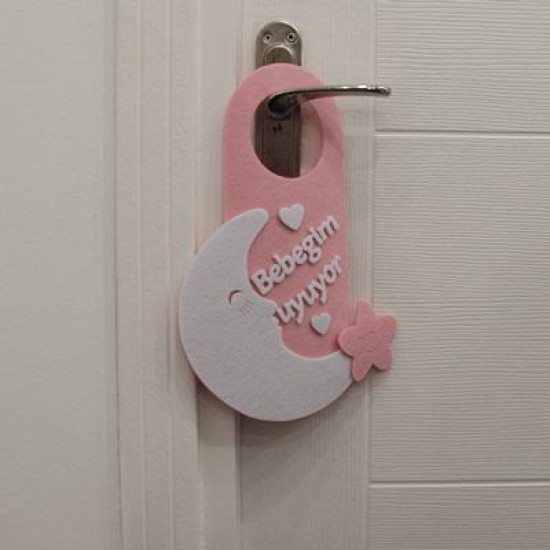 Bebeğim Uyuyor Pembe Keçe Kapı Süsü 20.5x31.5 cm