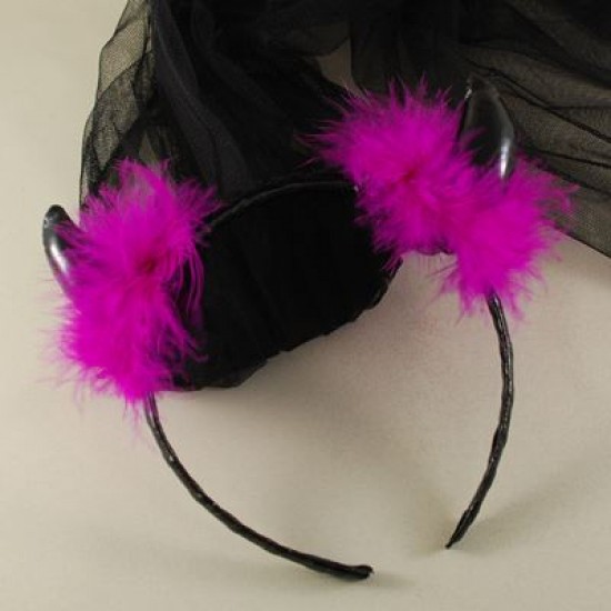 Siyah Tül Duvaklı Deri Boynuzlu Ve Fuşya Tüylü Taç